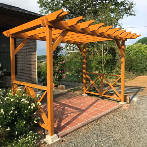 ウエスタンレッドシダー デッキ材・角材 4x4 施工写真