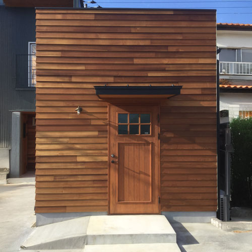 ウエスタンレッドシダー ベベルサイディング 施工写真