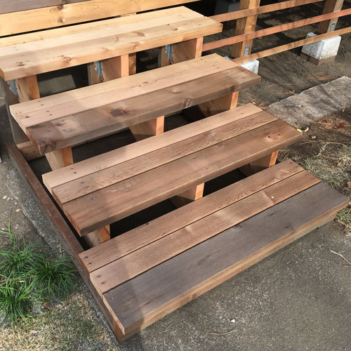 ウエスタンレッドシダー 階段