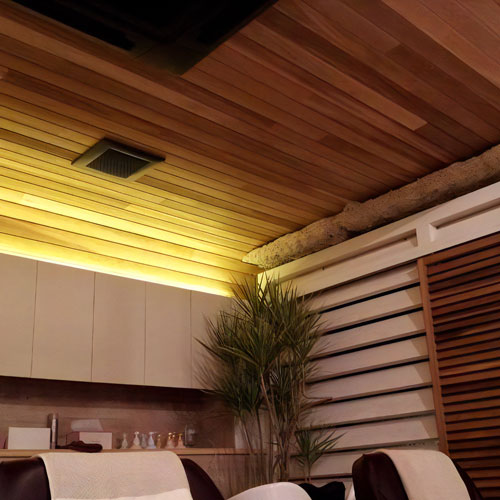 ウエスタンレッドシダー 羽目板 施工写真