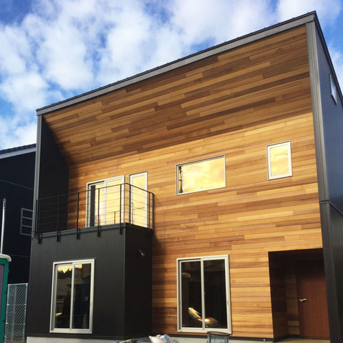 ウエスタンレッドシダー 外壁 施工写真